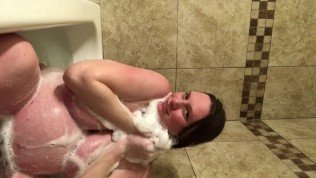 Super Pregnant Bunnie Lebowski Invites You to Join Her Taking a Bath!